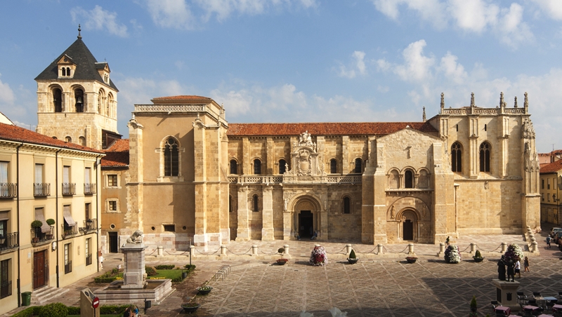 La historia y el templo de la Real Colegiata de san Isidoro, hoy basílica, de León