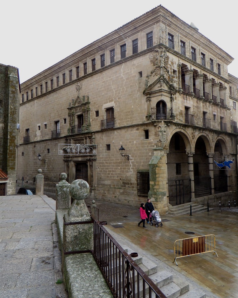 Palacio de los Carvajal Vargas, duques de San Carlos (XVIe… | Flickr