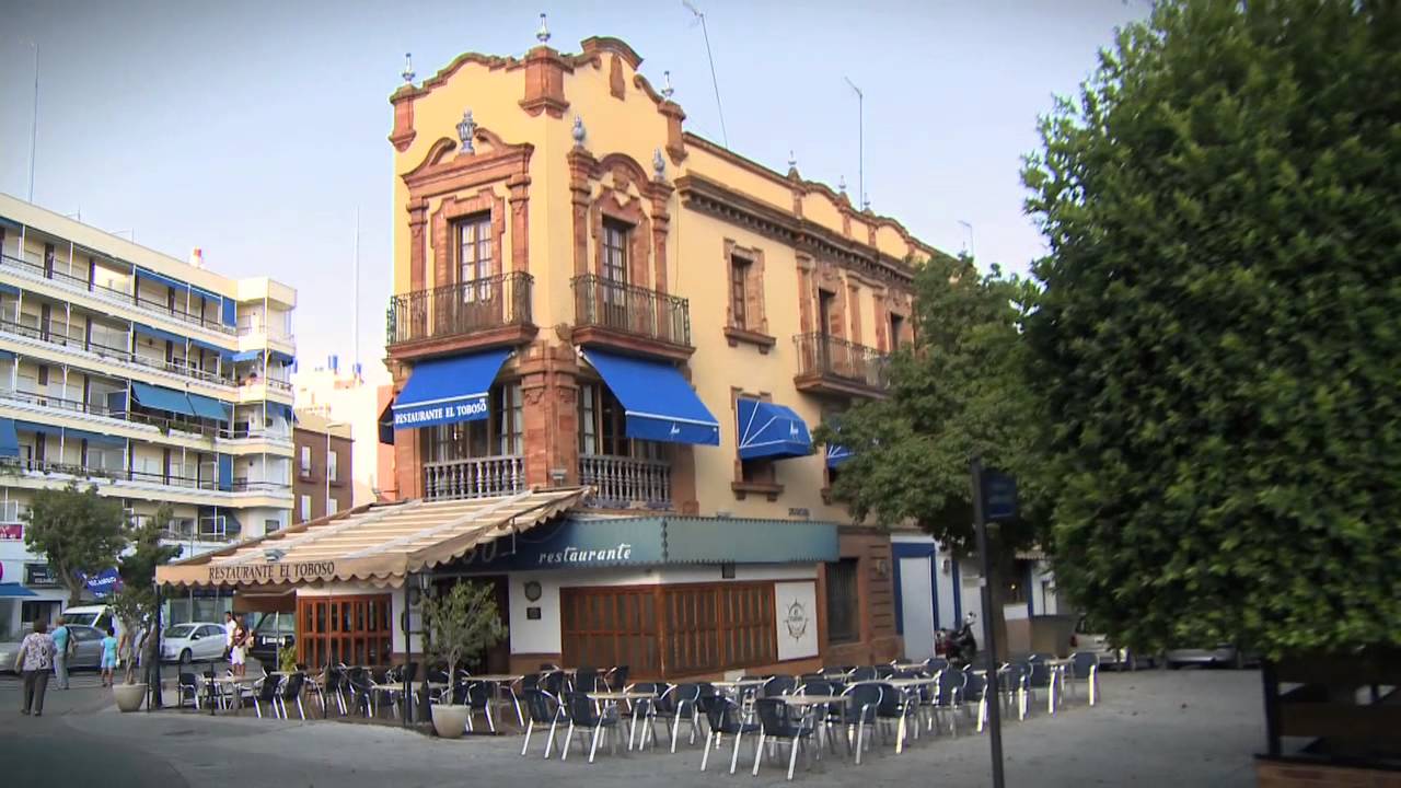 Un DIA en mi barrio - Nervión (Sevilla) - YouTube