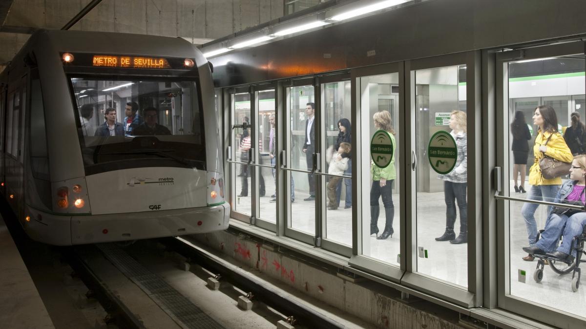 El metro de Sevilla registra poco más de 1.300 infracciones desde su puesta en marcha hace diez años