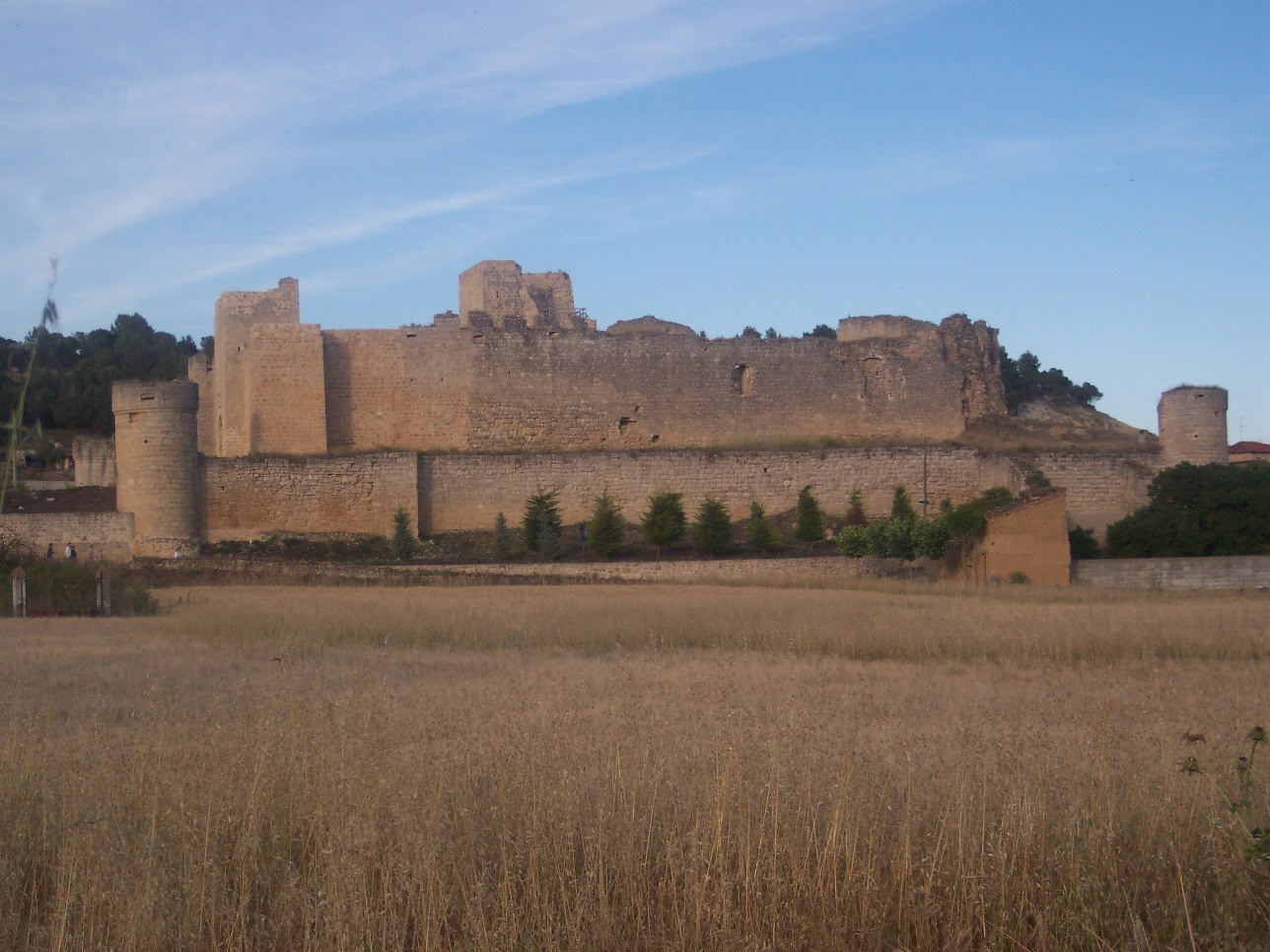 File:Castillo de Trigueros del Valle, Valladolid, Castilla. (MAG).jpg - Wikimedia Commons