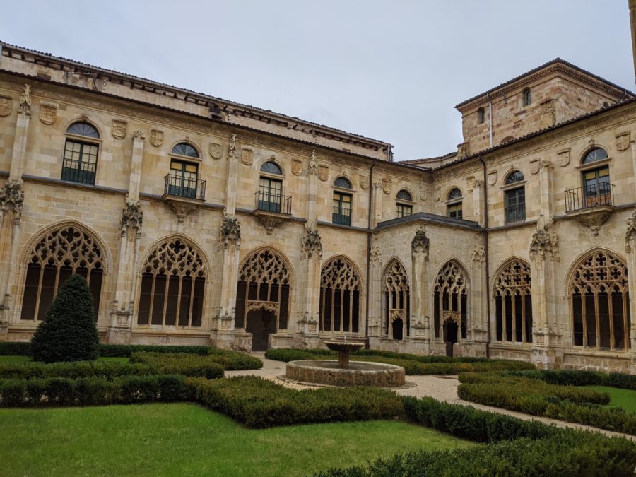 QUÉ VER EN OÑA ❤️ El monasterio de San Salvador