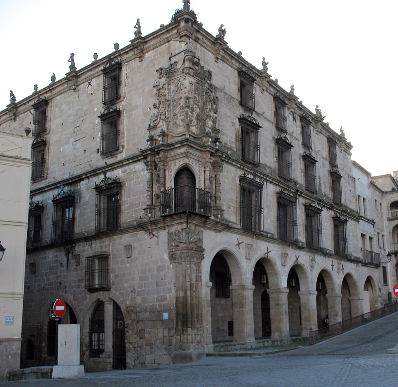 File:Palacio de la Conquista Trujillo.jpg - Wikimedia Commons