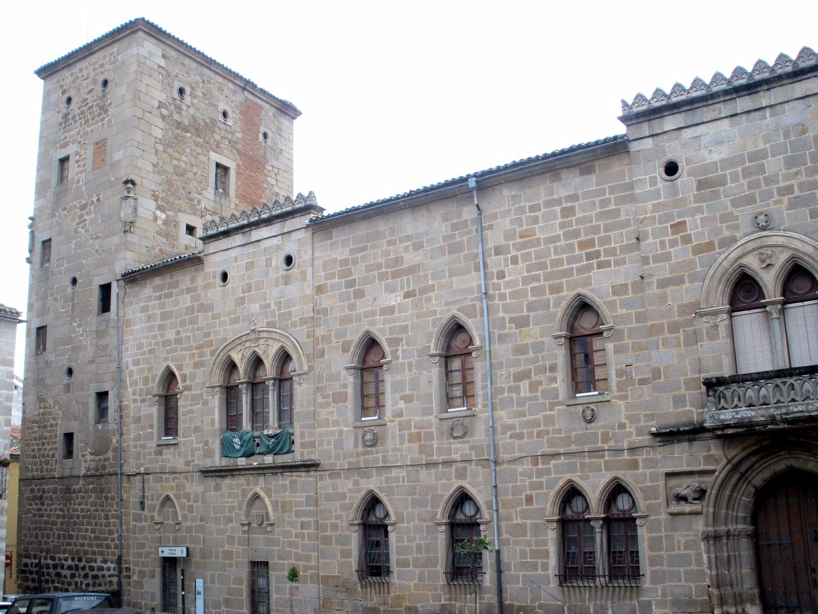 File:Plasencia - Palacio de los Monroy y Carvajal 2.jpg - Wikimedia Commons