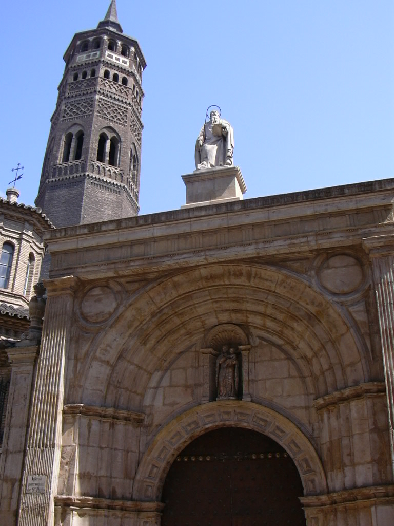 File:Zaragoza - San Pablo - Puerta principal y torre.jpg - Wikimedia Commons