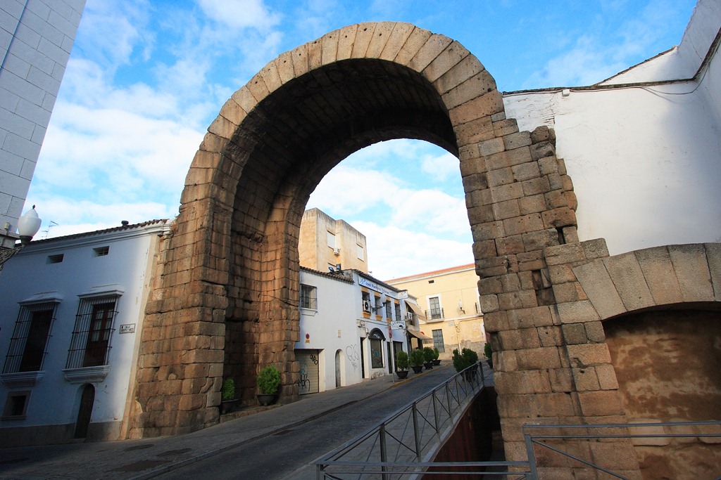 Arco de Trajano » Turismo Mérida