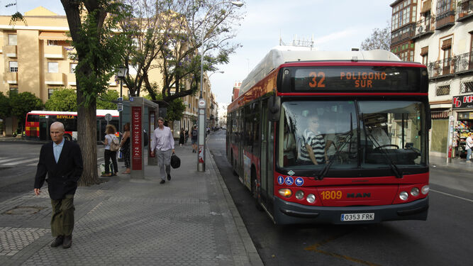 La subida del billete de autobús en Sevilla la situaría entre las más caras de España