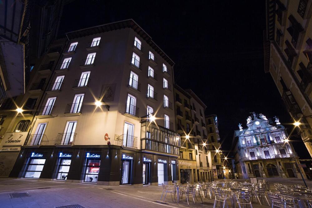 Hotel Pompaelo Plaza del Ayuntamiento & Spa, Pamplona. Desde 88.5€ -  Centraldereservas.com