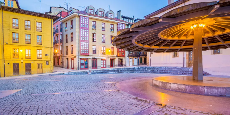 Plaza del Paraguas de Oviedo | Buendía Tours