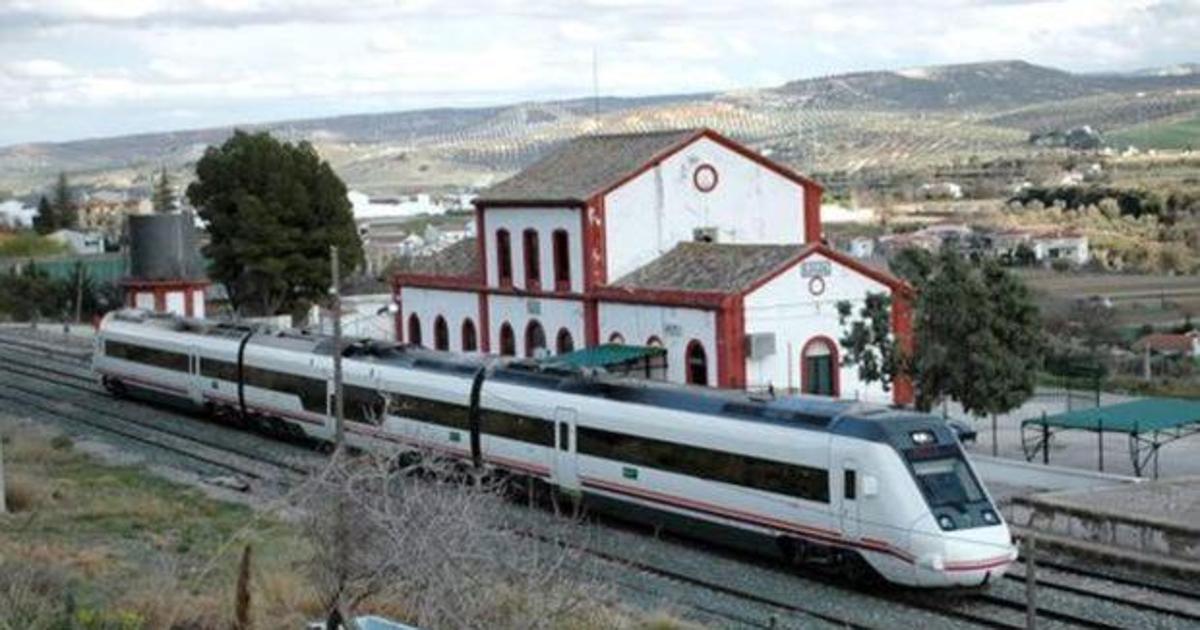 La plataforma en defensa del tren rural reclama que se «restablezca» el tramo entre Osuna y Pedrera